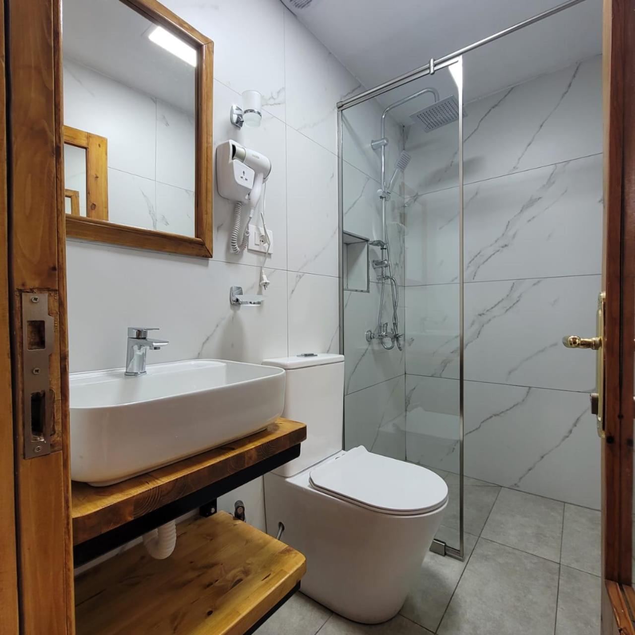 Jona Guest House Gjirokastër 外观 照片